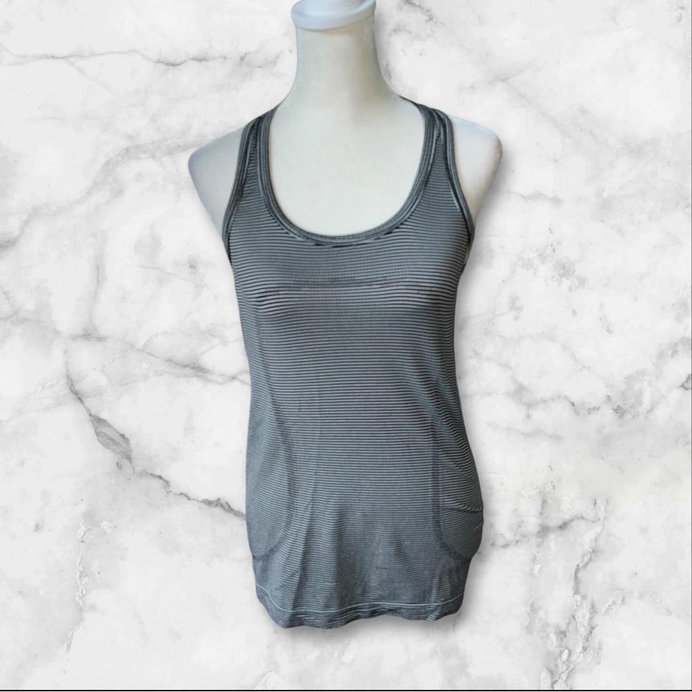 Lululemon Womens Black White Striped Sleeveless Scoop Neck Pullover Tank Top Sz8